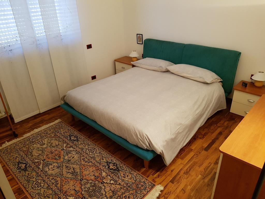 Casa Elena Apartment Albese Con Cassano Bagian luar foto